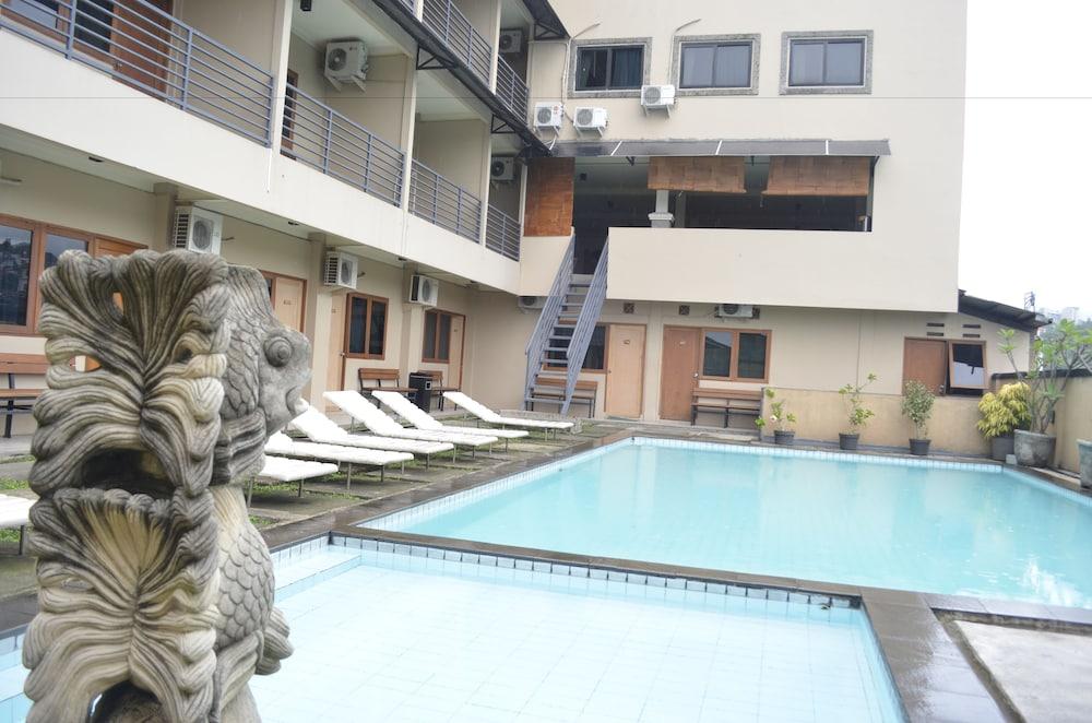 Augusta Valley Hotel 2*