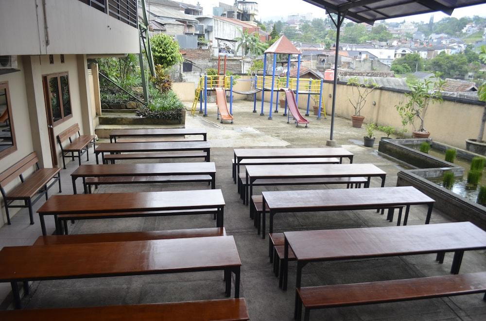 Augusta Valley Bandung
