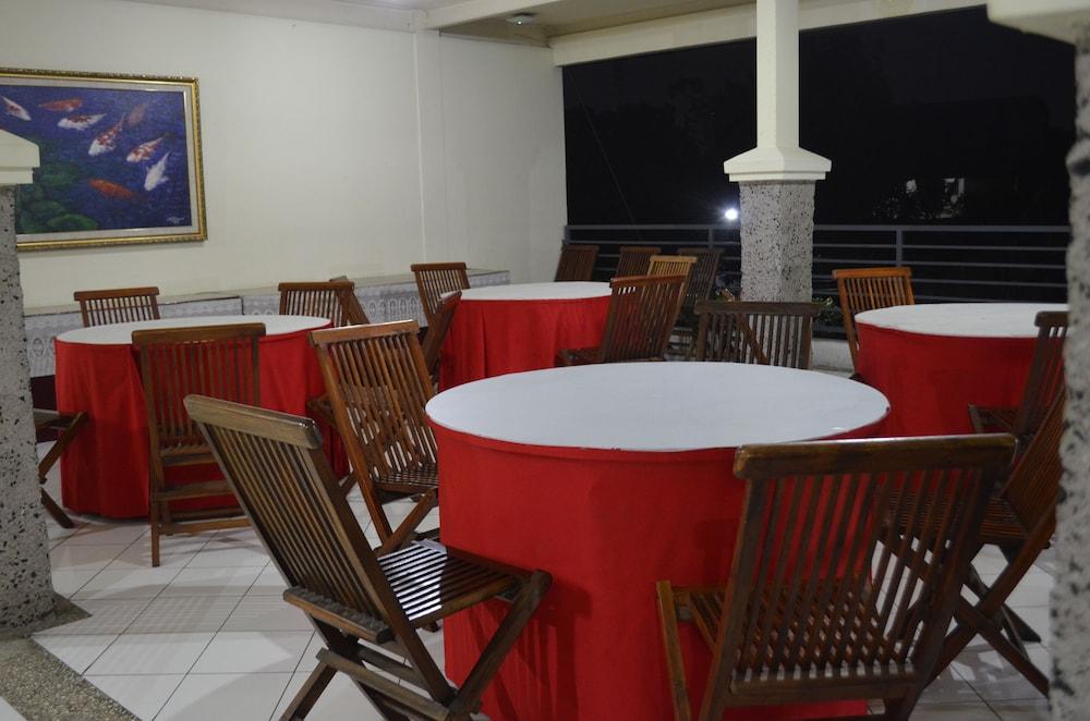 Augusta Valley Hotel Bandung